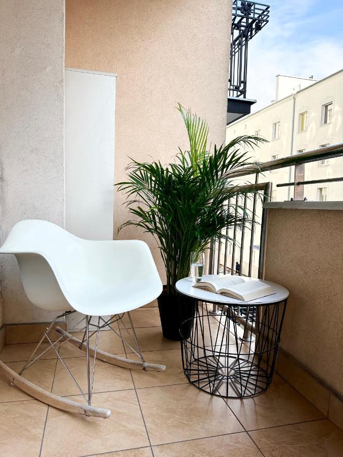 Charming Apartment In The City Center Warschau Exterior foto